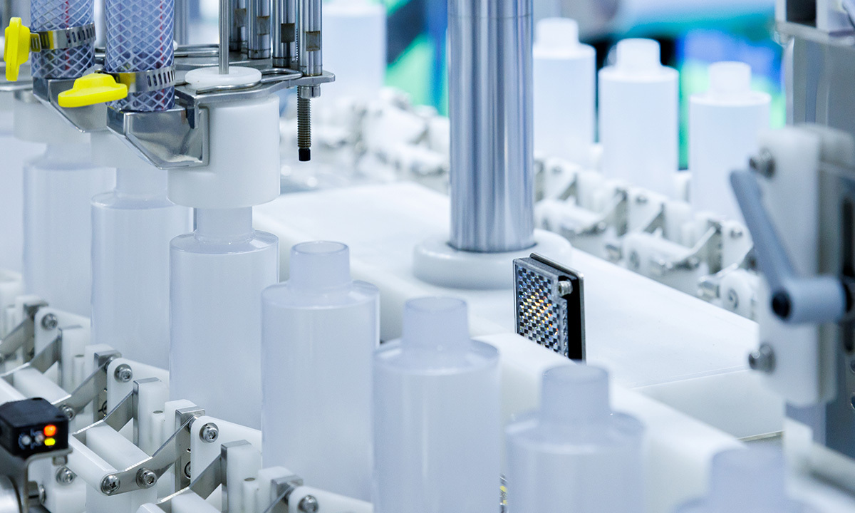 Custom Medical & Labware Manufacturing: Precision at Scale for Reagent Bottles and Diagnostics